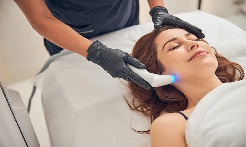 HOW DERMAL FILLERS WORK TO SMOOTH WRINKLES?